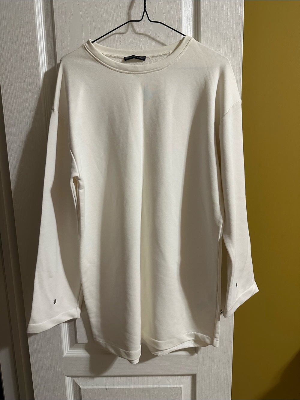 Zara Cream Crewneck Long-Sleeve Top